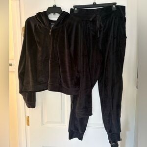 Victoria’s Secret On Point Black Velour Hoodie XXL and Jogger Pants L Set